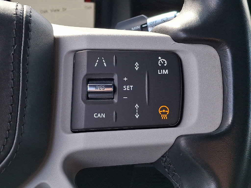 Used 2022 Land Rover Defender 110 XS Edition AWD/4WD image 18