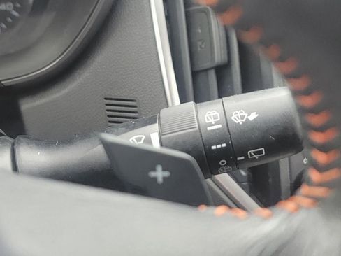 Used 2021 Subaru Crosstrek 2.0i Premium image 19