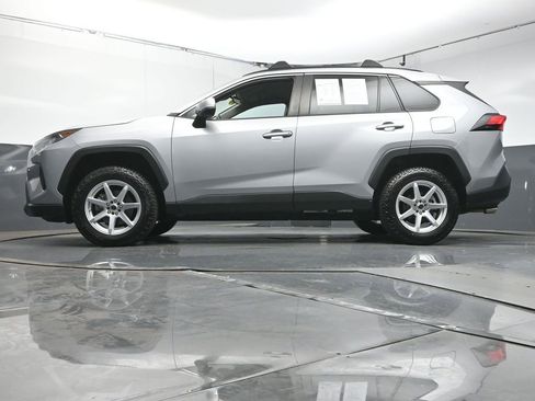 Used 2019 Toyota RAV4 LE w/ All Weather Liner Package image 33