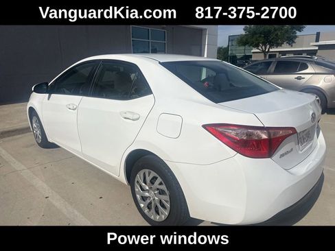 Used 2017 Toyota Corolla LE FWD image 4