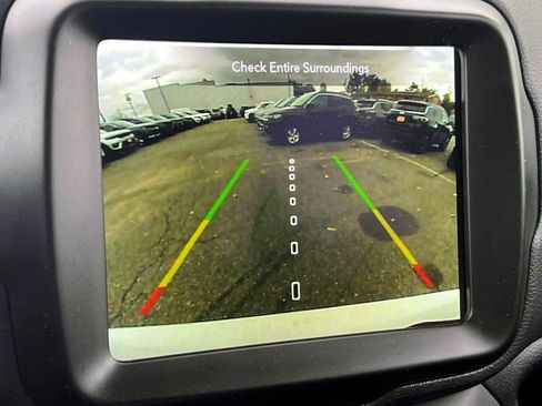 Certified 2023 Jeep Renegade Latitude image 30