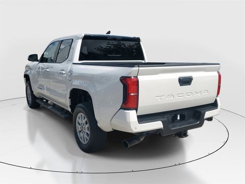 Used 2024 Toyota Tacoma SR5 w/ SR5 Upgrade Package image 5