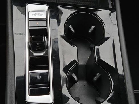 Used 2024 Volkswagen Atlas SE image 14