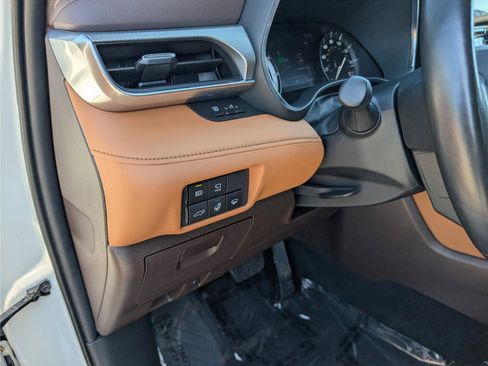 Used 2020 Toyota Highlander Platinum AWD/4WD image 24