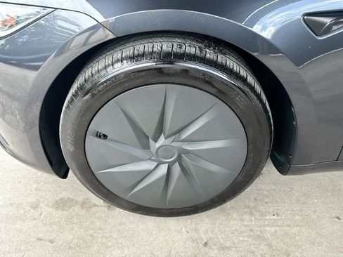 Used 2025 Tesla Model 3 RWD image 11