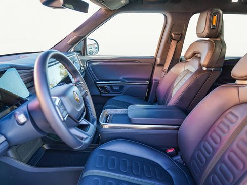 Used 2022 Rivian R1S Launch Edition image 25