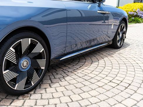 Used 2025 Rolls-Royce Spectre w/ Leather Finishing Pack AWD/4WD image 19