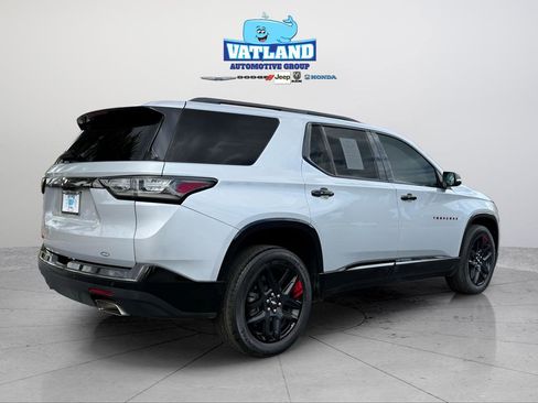 Used 2021 Chevrolet Traverse Premier w/ Redline Edition image 5