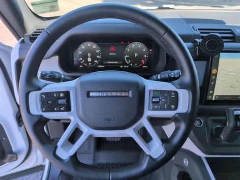 Used 2025 Land Rover Defender 110 X-Dynamic SE AWD/4WD image 19