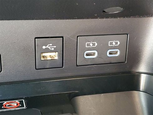 Used 2025 Toyota Camry LE image 26