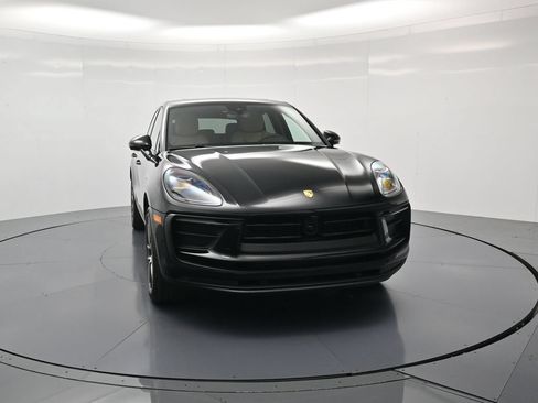 Certified 2026 Porsche Macan AWD/4WD image 33