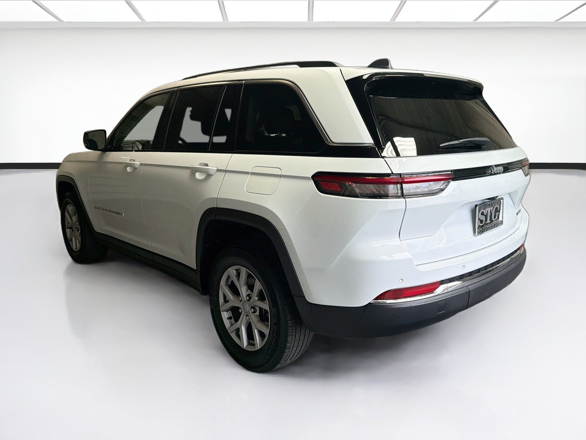 Used 2022 Jeep Grand Cherokee Limited RWD image 6