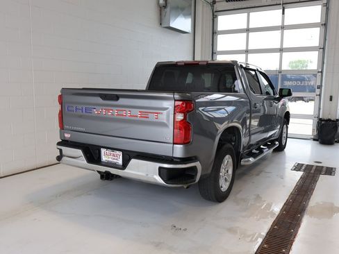Used 2021 Chevrolet Silverado 1500 LT AWD/4WD image 3