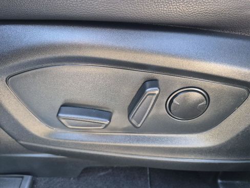 Certified 2024 Ford Explorer ST-Line w/ Class IV Trailer Tow Package image 18