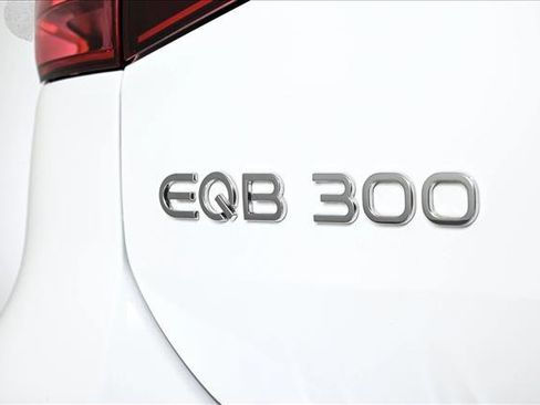 Certified 2025 Mercedes-Benz EQB 300 4MATIC image 6