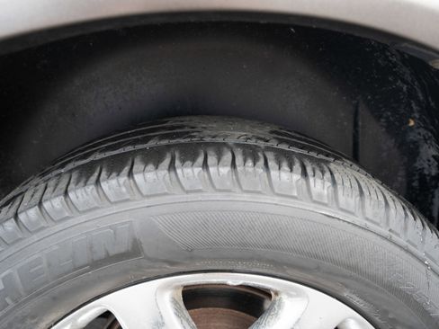 Used 2010 Buick Enclave CXL image 30