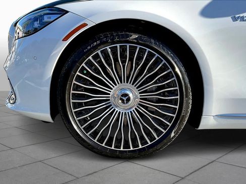 New 2026 Mercedes-Benz Maybach S 680 4MATIC image 9
