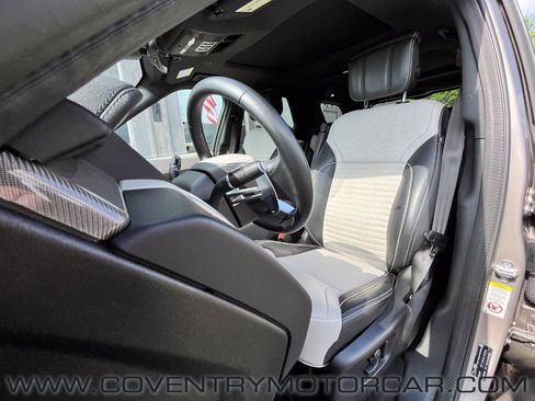 Used 2023 Land Rover Discovery Metropolitan Edition AWD/4WD image 32
