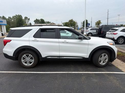 Used 2023 Ford Explorer XLT w/ Equipment Group 202A AWD/4WD image 11