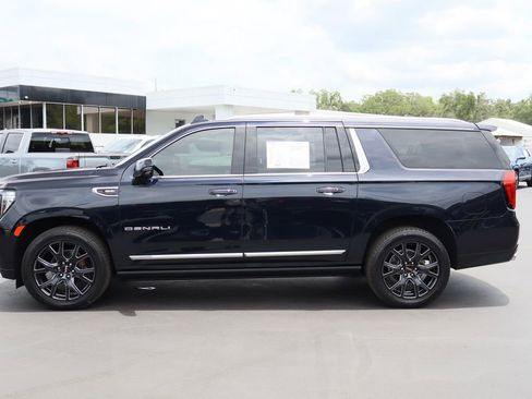 Used 2023 GMC Yukon XL Denali RWD image 6