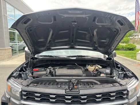 Used 2019 Chevrolet Silverado 1500 Custom w/ Custom Value Package AWD/4WD image 17