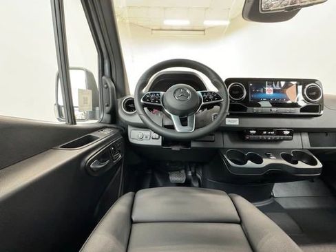 New 2024 Mercedes-Benz Sprinter 144 Cargo image 20