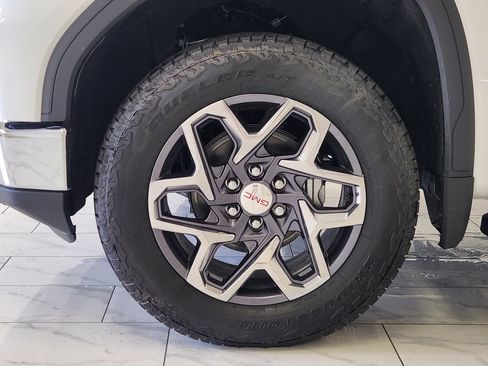 New 2026 GMC Sierra 1500 SLT AWD/4WD image 7