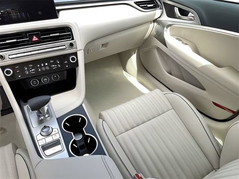 Used 2026 Genesis G70 2.5T Prestige RWD image 11