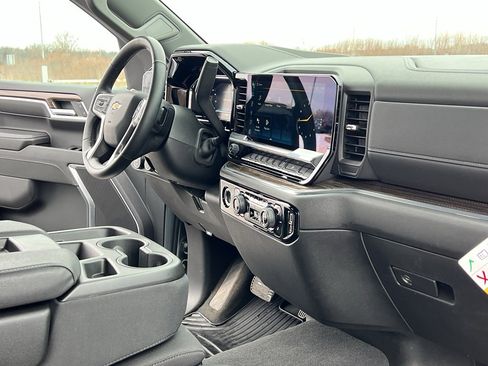 Used 2024 Chevrolet Silverado 1500 LT image 27