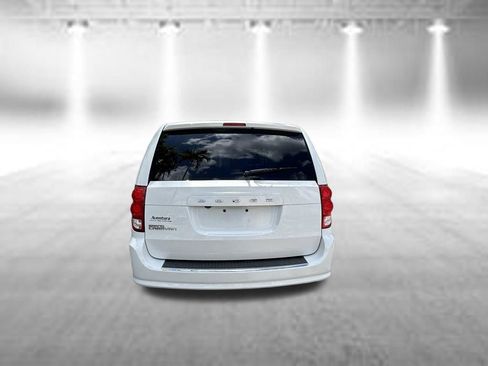 Used 2019 Dodge Grand Caravan SE FWD image 6