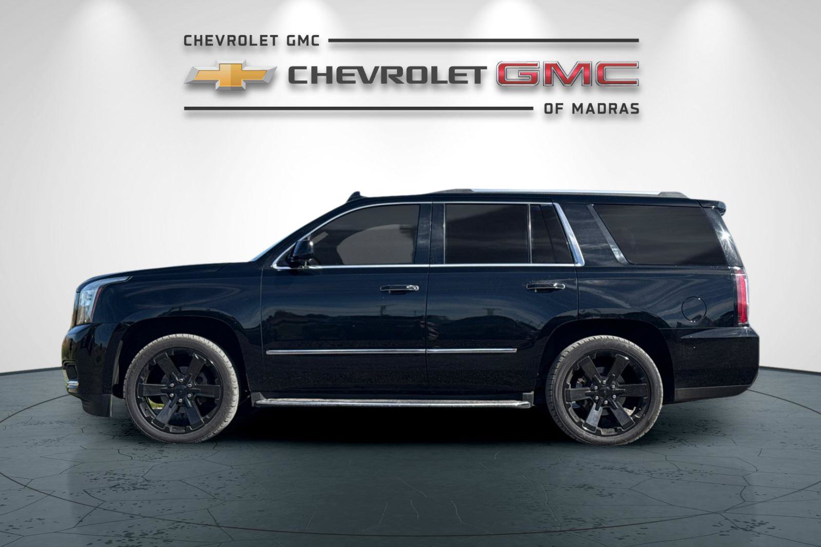 Used 2017 GMC Yukon Denali w/ Open Road Package AWD/4WD image 6