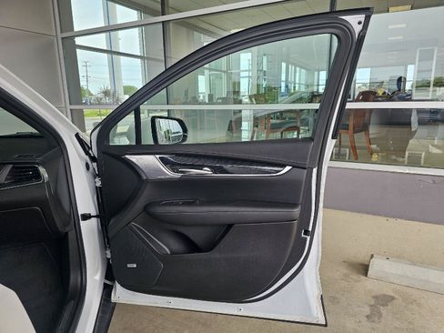 Used 2024 Cadillac XT5 Premium Luxury w/ Technology Package AWD/4WD image 11