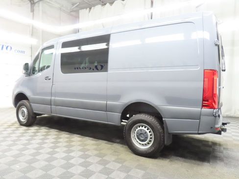 Used 2021 Mercedes-Benz Sprinter 2500 image 5