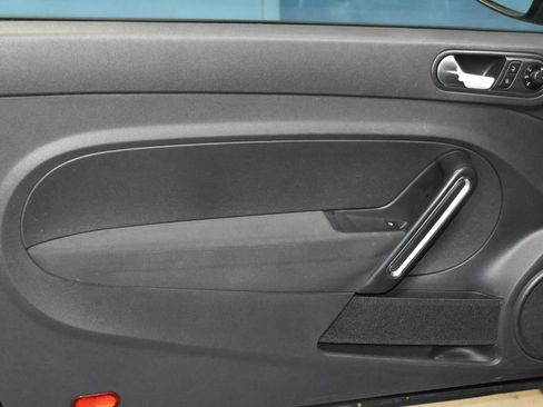 Used 2014 Volkswagen Beetle 2.5 image 4