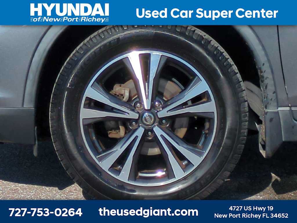 Used 2019 Nissan Rogue SV w/ Premium Package FWD image 10