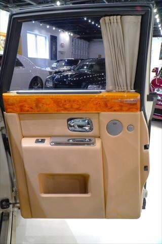Used 2009 Rolls-Royce Phantom Sedan RWD image 22