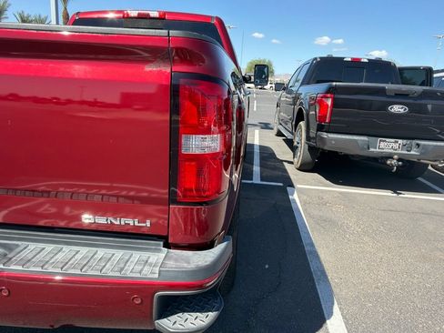 Used 2018 GMC Sierra 2500 Denali w/ Duramax Plus Package AWD/4WD image 4