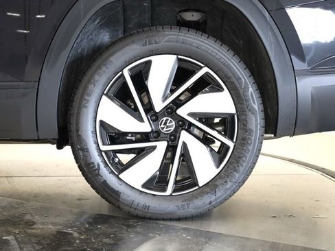 New 2026 Volkswagen Atlas SE image 38