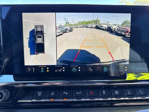 Used 2024 Chevrolet Silverado 2500 ZR2 w/ Technology Package AWD/4WD image 26