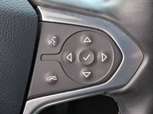 Used 2023 Chevrolet Traverse LT AWD/4WD image 23