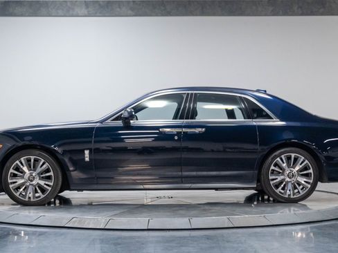 Used 2018 Rolls-Royce Ghost RWD image 18