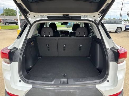 Used 2024 Chevrolet TrailBlazer LT w/ Convenience Package FWD image 22