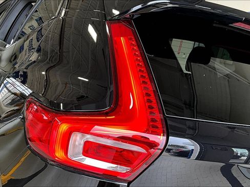 Used 2023 Volvo XC40 B5 Ultimate AWD/4WD image 24