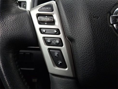 Used 2021 Nissan Titan SV w/ SV Convenience Package image 21