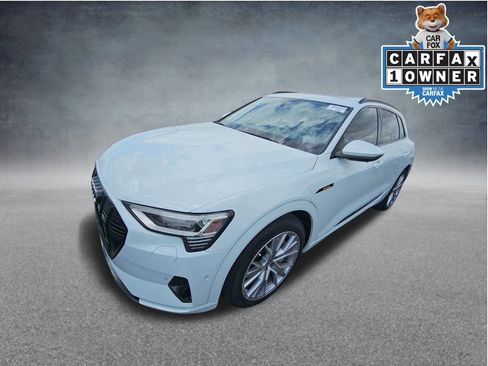 Used 2021 Audi e-tron Prestige w/ Prestige Package image 30