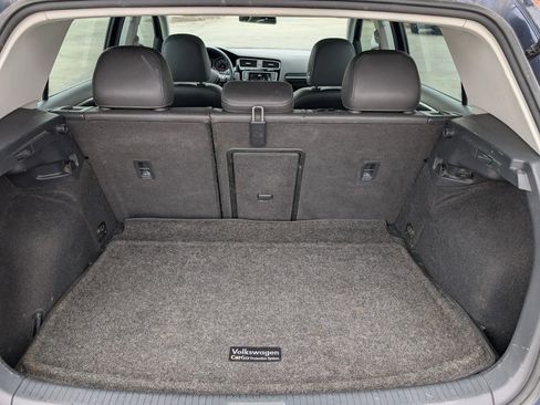 Used 2015 Volkswagen Golf TDI S image 19