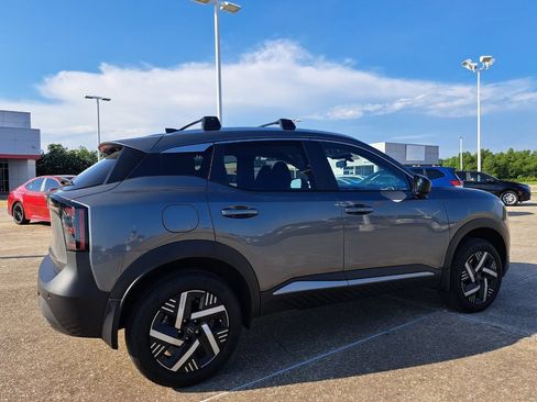 Used 2026 Nissan Kicks SV w/ Cold Weather Package FWD image 6