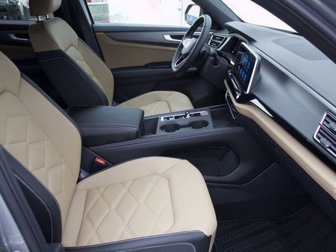 New 2026 Volkswagen Atlas Cross Sport SE image 35