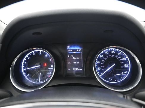 Used 2020 Toyota Camry SE w/ Convenience Package FWD image 14