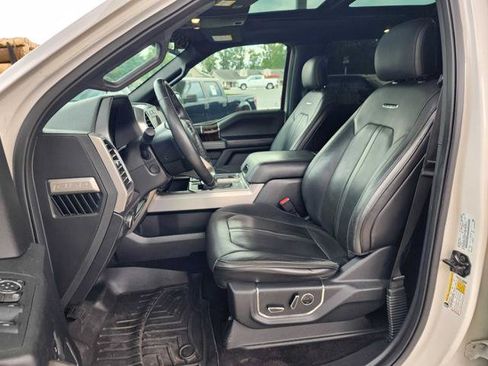 Used 2015 Ford F150 Platinum w/ Equipment Group 701A Luxury AWD/4WD image 12